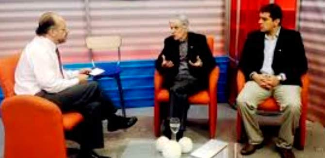 Entrevista en «A las Siete» – Canal 8