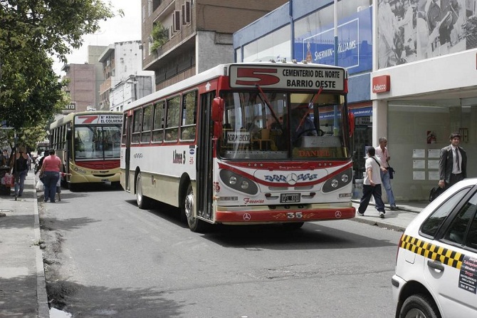 Discusión equivocada por el boleto de colectivo