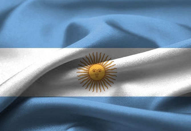 charla "Los colores de la Bandera Argentina ¿Azul o Celeste?"