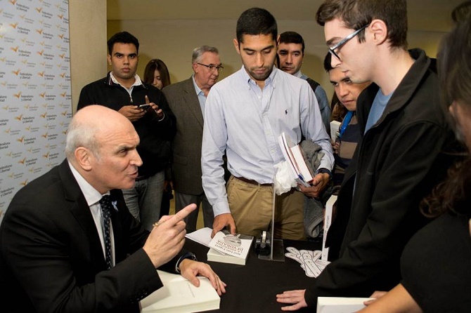 José Luis Espert presentó en Tucumán su libro La Argentina Devorada - Fundación Federalismo y Libertad