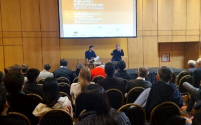 Conferencia sobre «Inteligencia artificial y revolución educativa» por Agustín Etchbarne en Salta