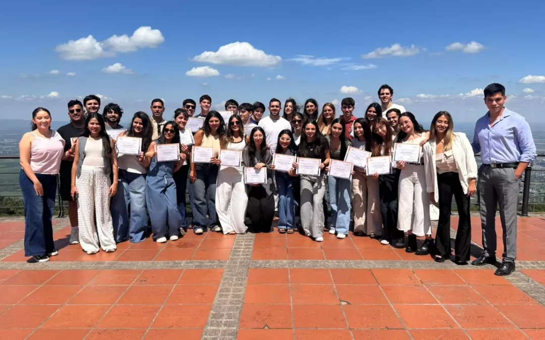 Voces Emergentes: 8va Edición (2025) – Formar liderazgo es construir futuro